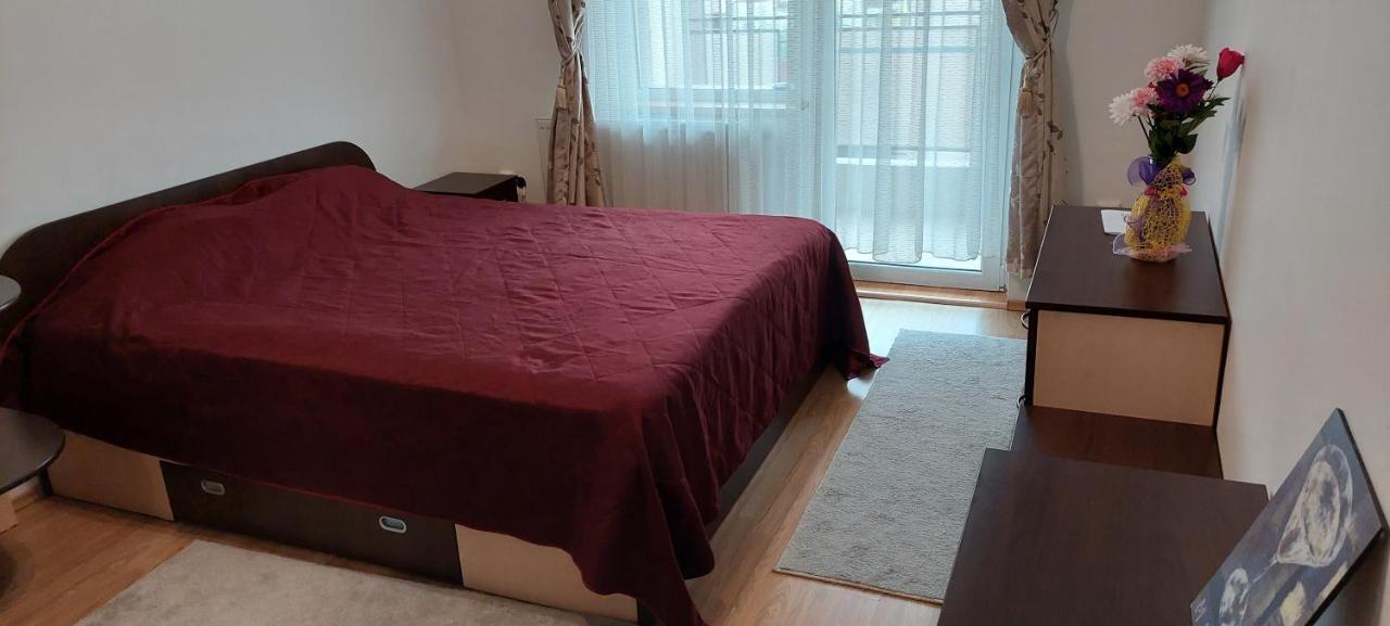 Apartament Cu 3 Camere Клуж-Напока Екстериор снимка