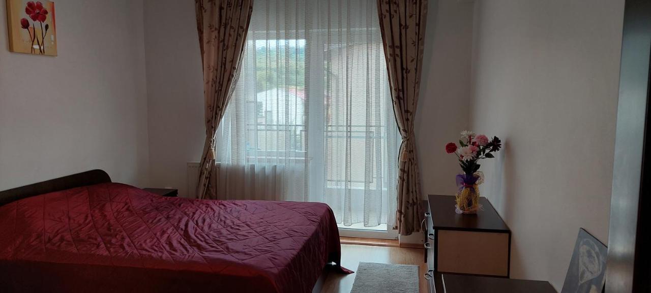 Apartament Cu 3 Camere Клуж-Напока Екстериор снимка